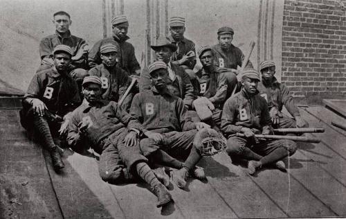 A Negro Leagues team psoing for a photograph