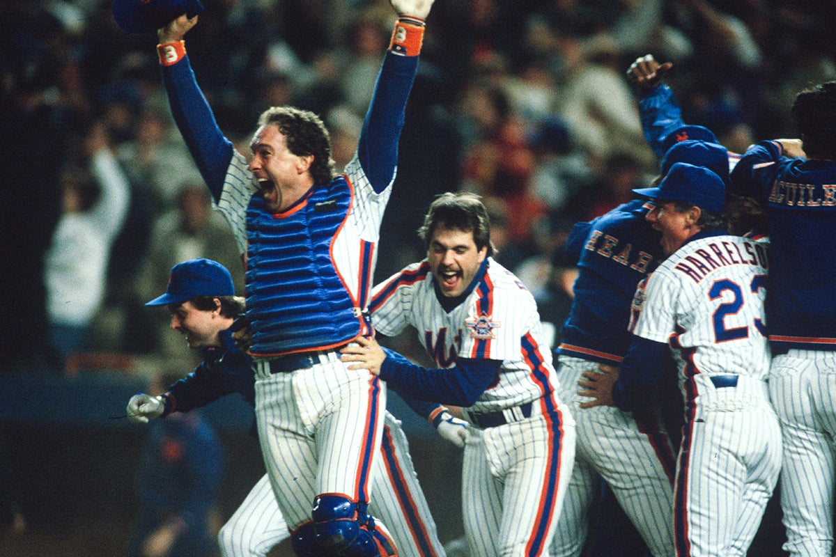 Gary Carter celebrates 1986 World Series win