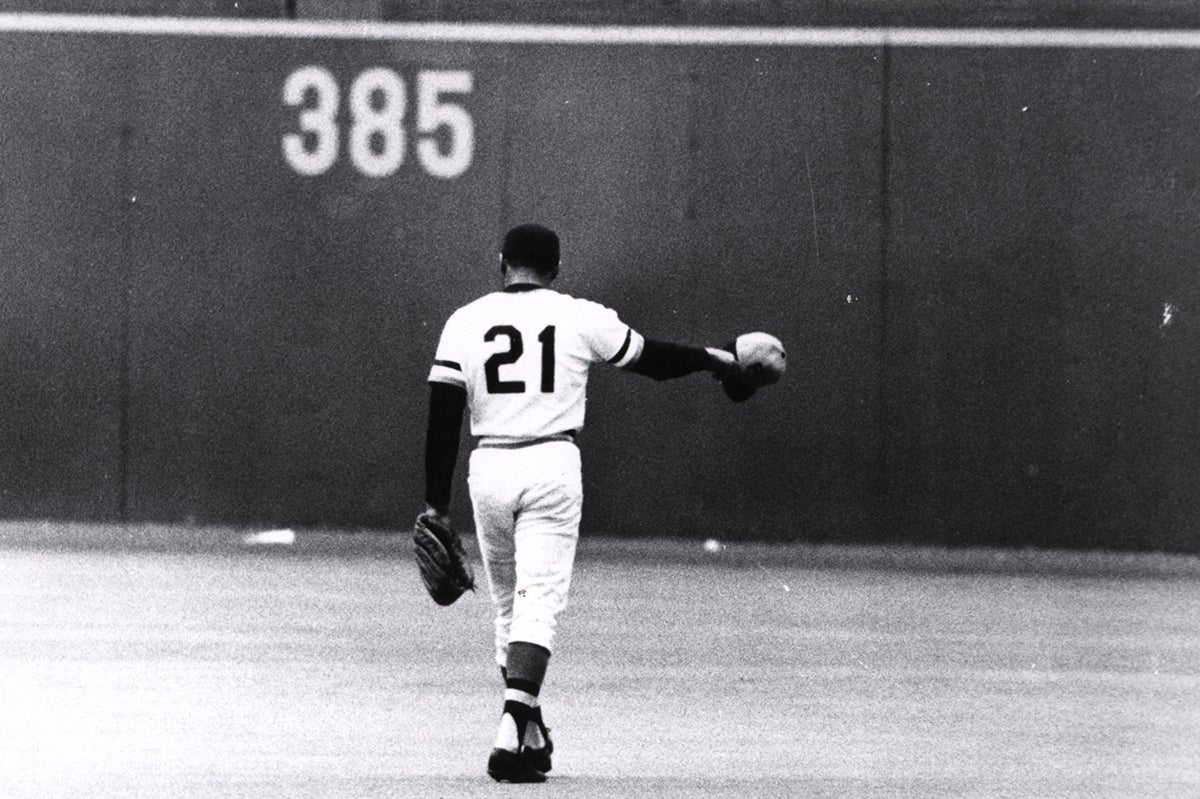 Roberto Clemente acknowledges fans in right field