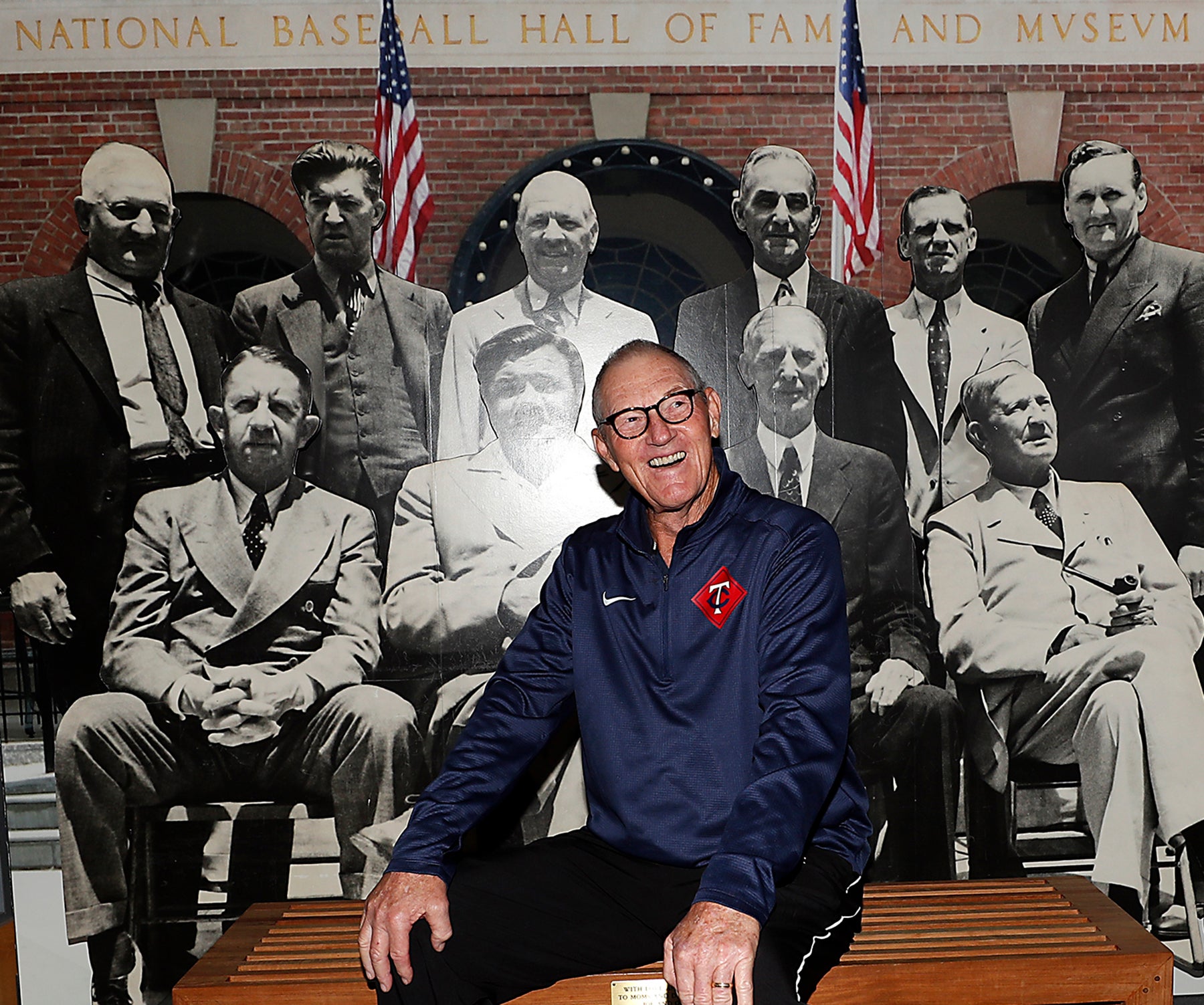 Jim Kaat poses with first living inductees during Hall of Fame orientation tour