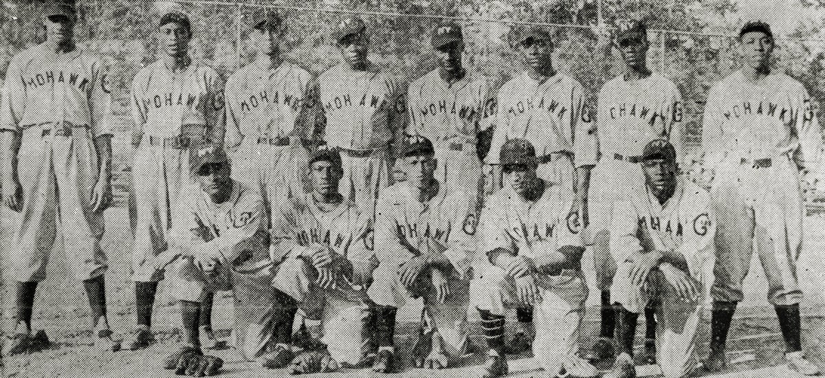 1939 team photo of Mohawk Colored Giants