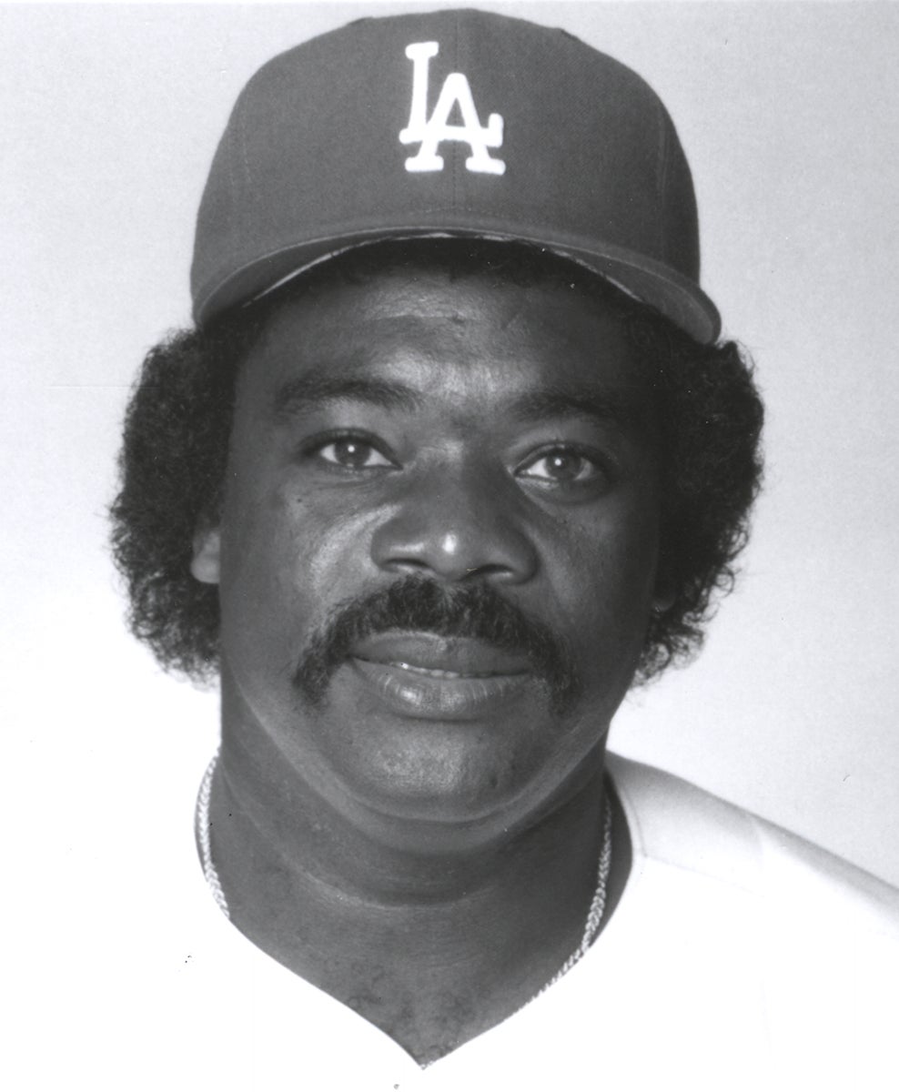 Head and shoulders portrait of Eddie Murray in Dodgers cap