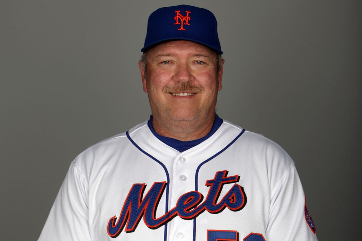 Portrait of Ken Oberkfell in Mets uniform