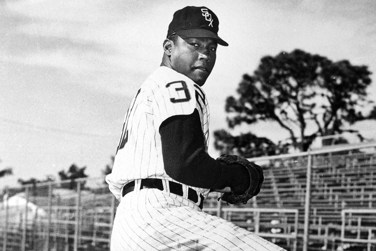 Juan Pizarro in pinstripe White Sox uniform