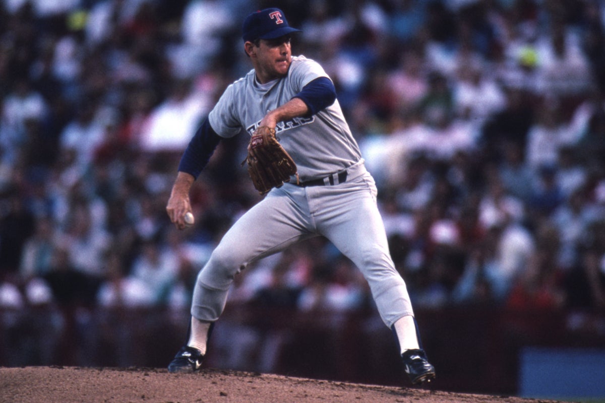 Nolan Ryan pitches for Rangers