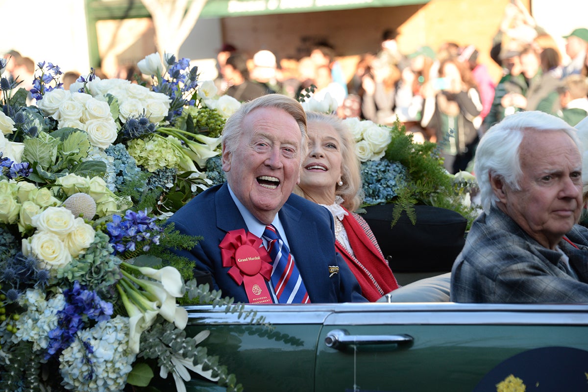 Vin Scully rides as Grand Marshal of Rose Parade