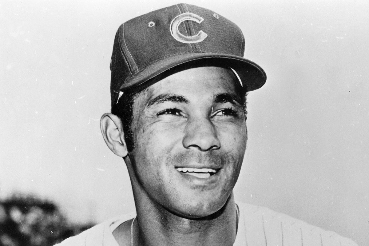 Black and white portrait of Billy Williams in Cubs cap